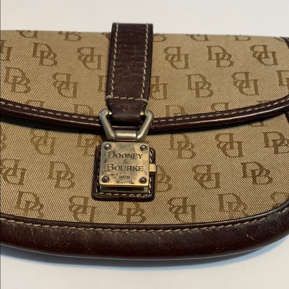 Dooney Bourke Vintage Leather Wristlet Brown - Picture 2 of 5